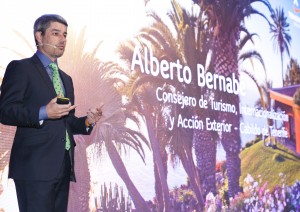 El consejero insular de Turismo, Alberto Bernabé, durante su intervención en el acto