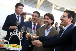 Las autoridades brindan con vinos de Tenerife en GastroCanarias