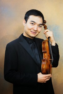 El violinista kazajo Erzhan Kulibaev